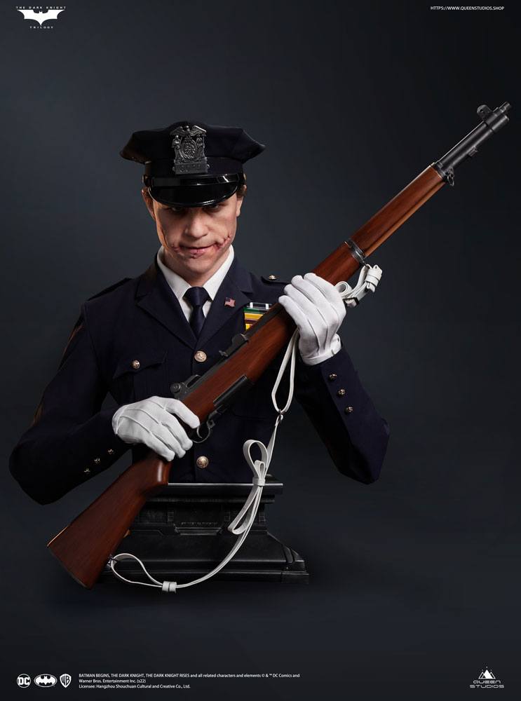 The Dark Knight busto 1:1 The Joker (uniforme della polizia) 87 cm