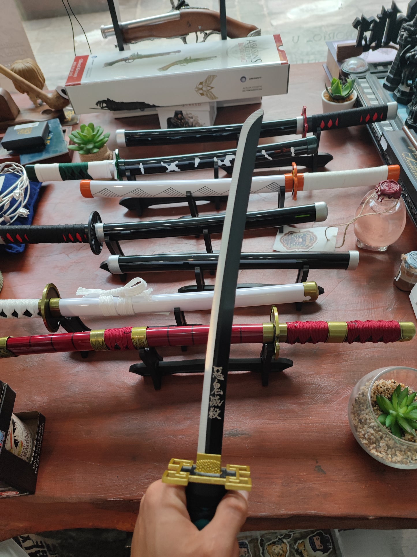 Mini katana Tokito Muichiro Demon Slayer decorativa