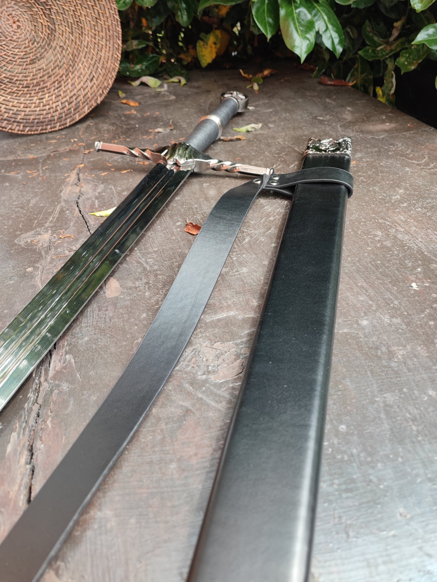 Spada di Geralt The Witcher Scuola del Lupo