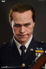 The Dark Knight busto 1:1 The Joker (uniforme della polizia) 87 cm