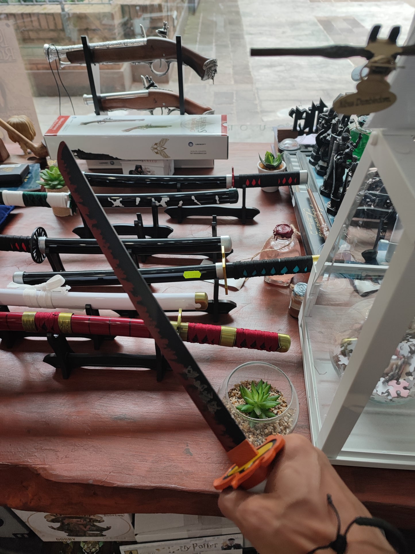 Mini katana Rengoku Demon Slayer decorativa